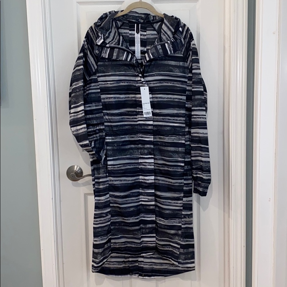 SALE NWT Lululemon Lab 6 Assemblage light jacket